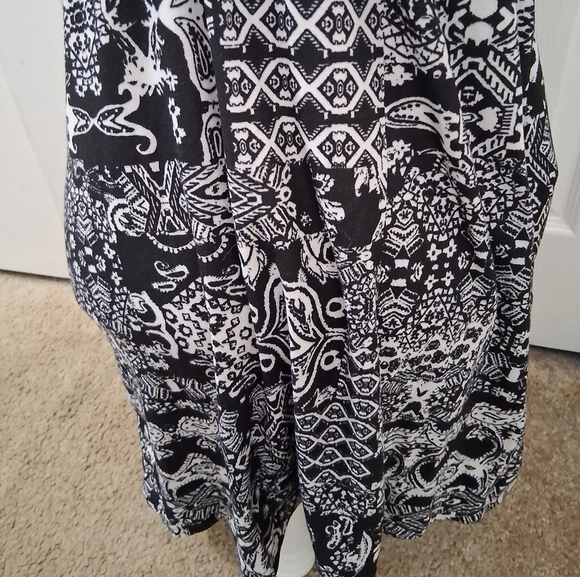 Planet Gold Black & White  Patterned Sun Dress  Size  M - Picture 3 of 11